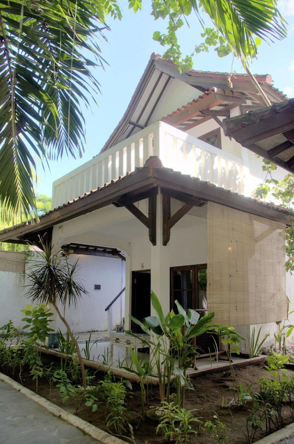 Tir Na Nog Beachfront Resort Gili Trawangan Buitenkant foto
